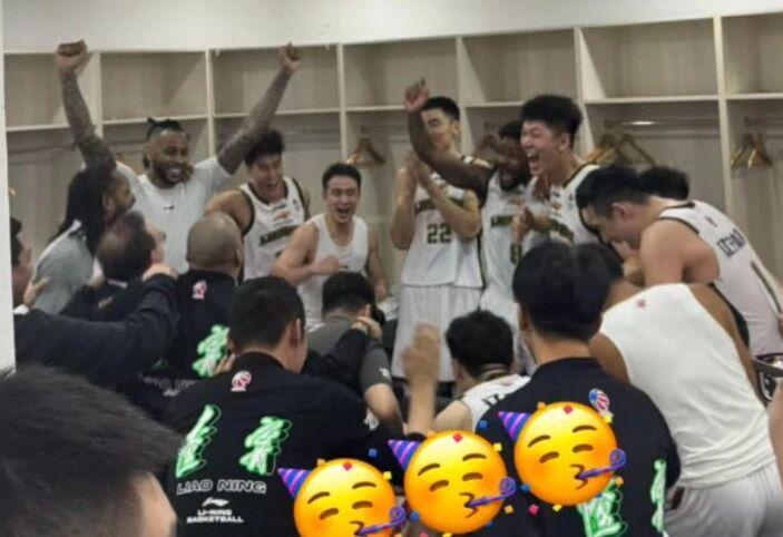 蓝鲸体育-辽宁大胜广东 乌戈比杨鸣强 杜锋被批战术单一；张宁复出状态出色